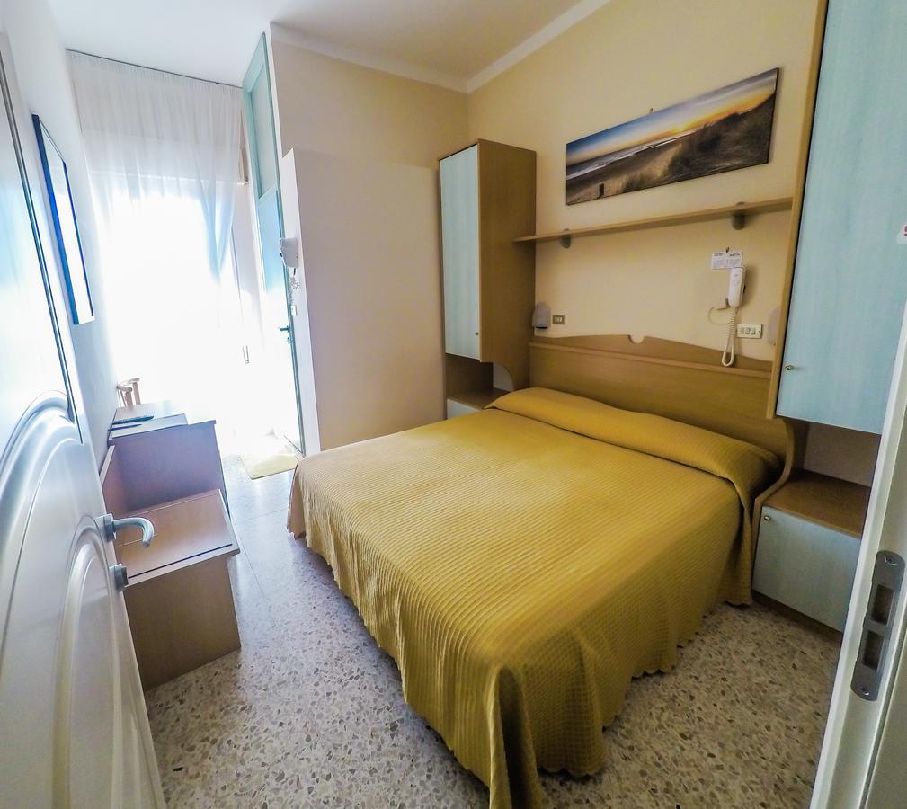 בלריה-איגאה מרינה Hotel Simplon חדר תמונה