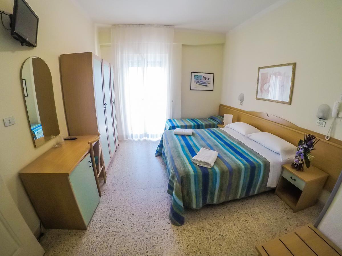 בלריה-איגאה מרינה Hotel Simplon מראה חיצוני תמונה